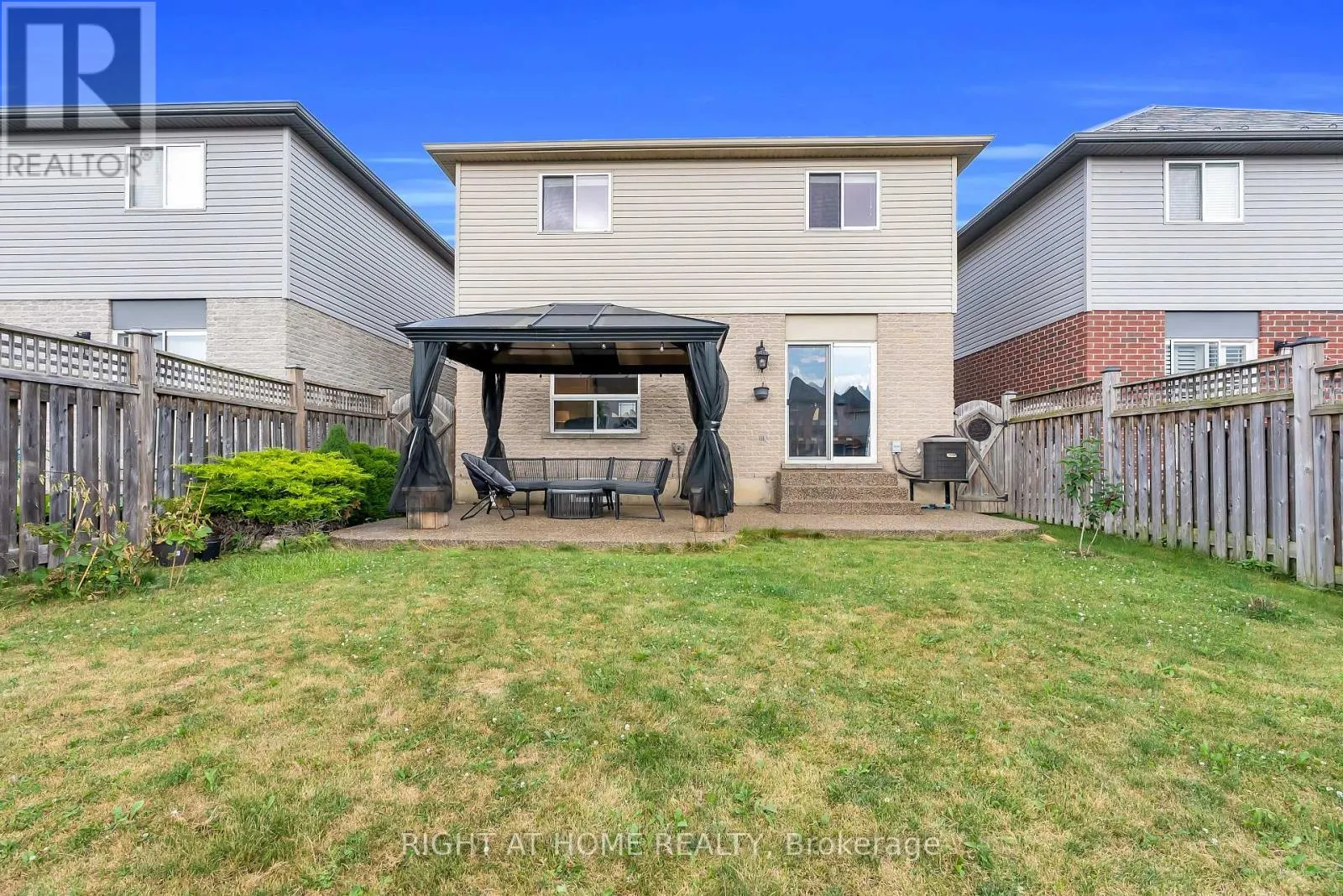 25 STONEGLEN WAY