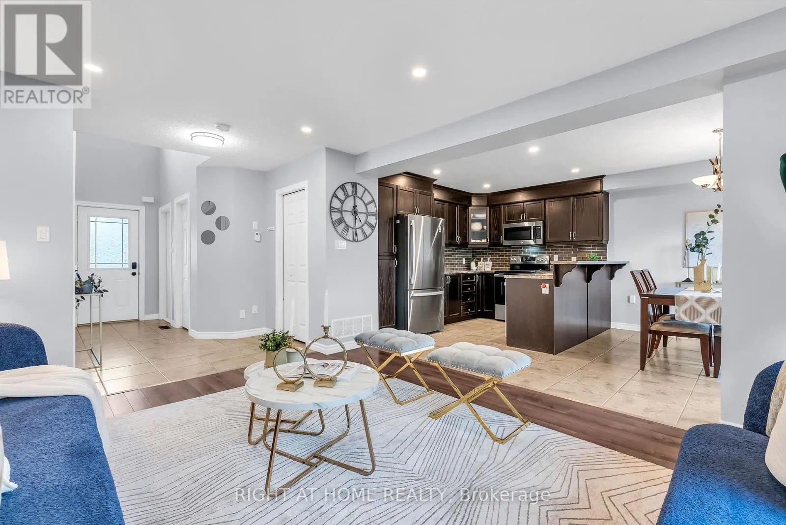 25 STONEGLEN WAY