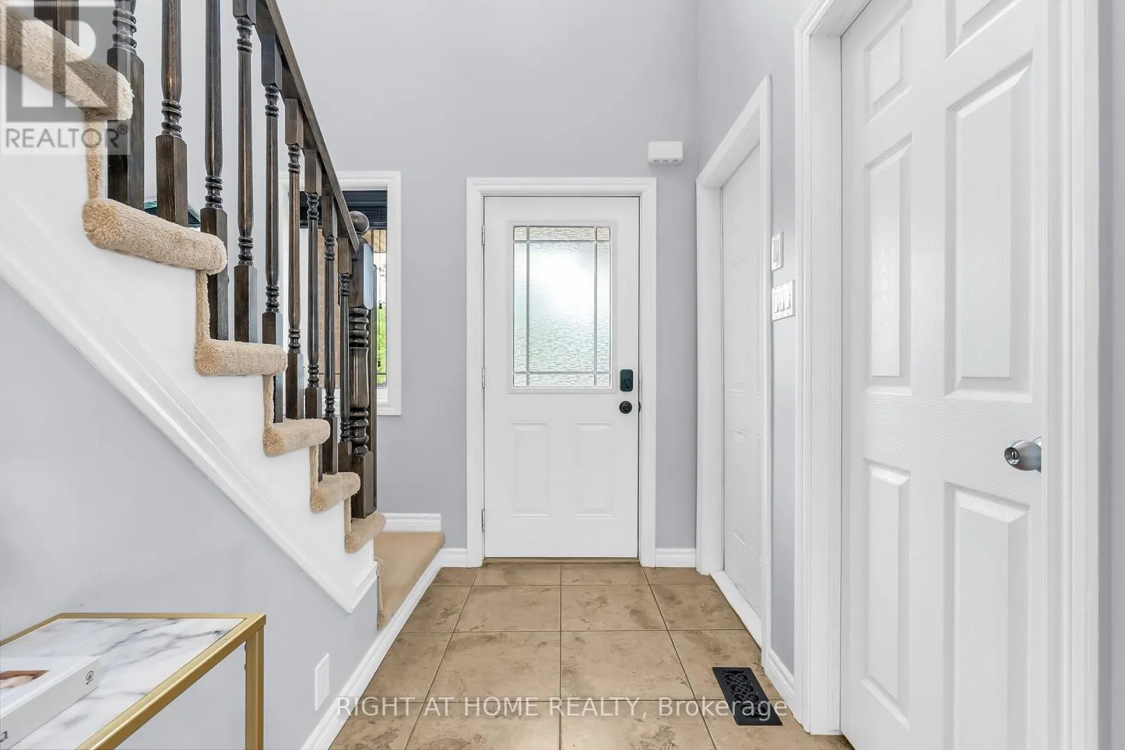 25 STONEGLEN WAY