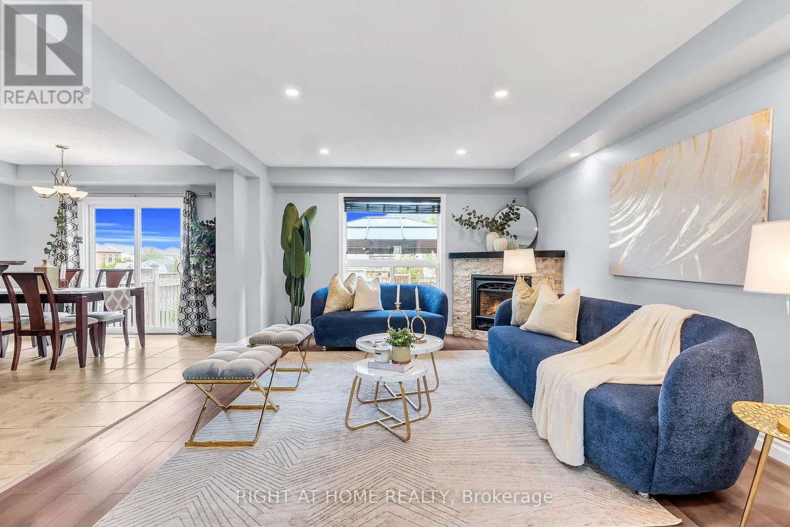 25 STONEGLEN WAY