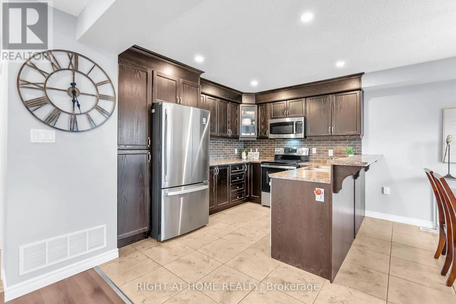 25 STONEGLEN WAY