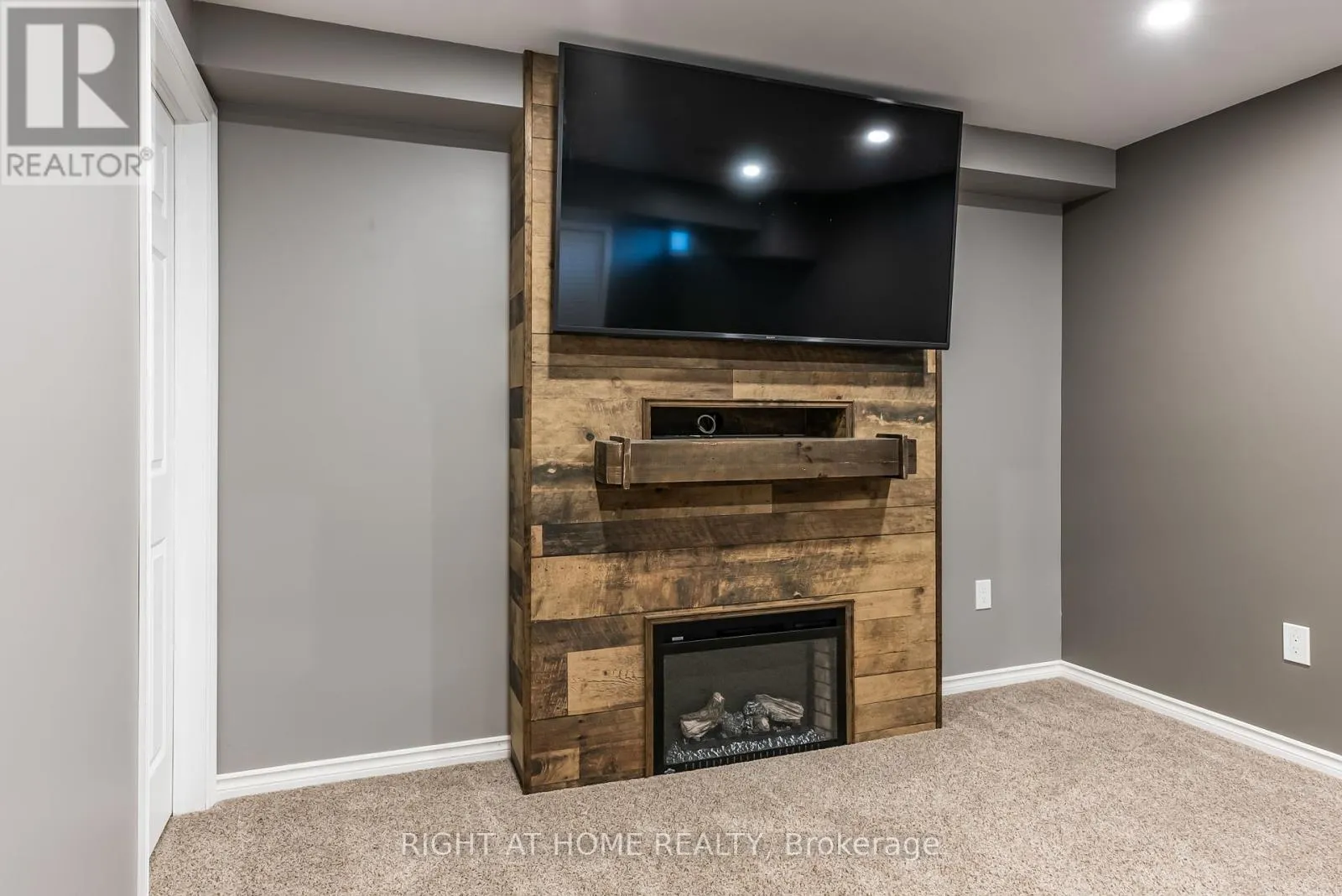 25 STONEGLEN WAY
