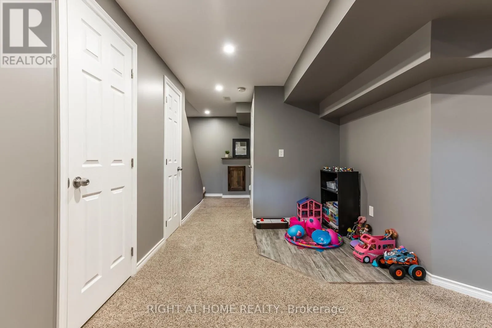 25 STONEGLEN WAY