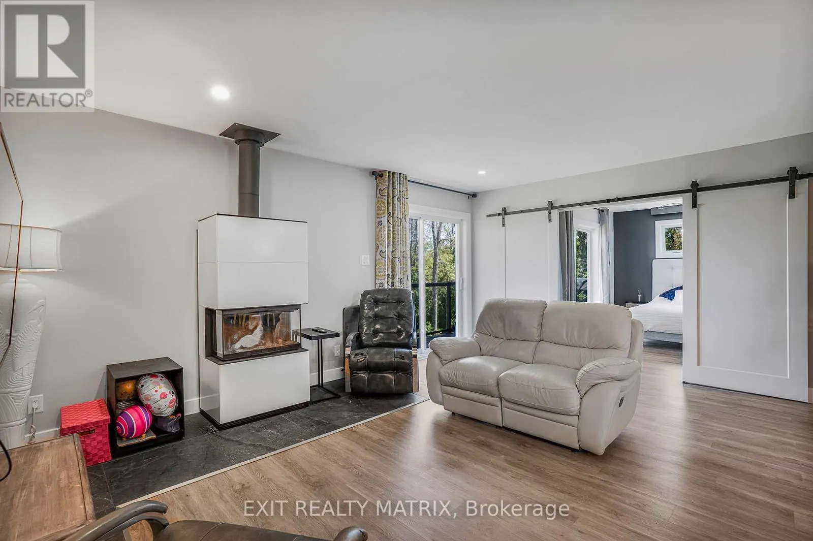 3515 FRONT ROAD E