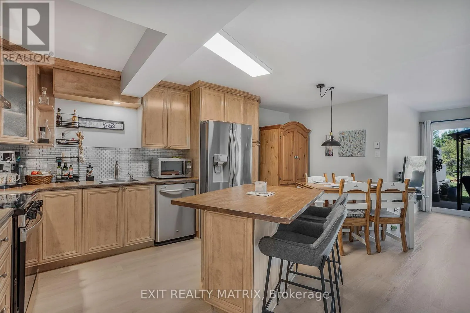 3515 FRONT ROAD E