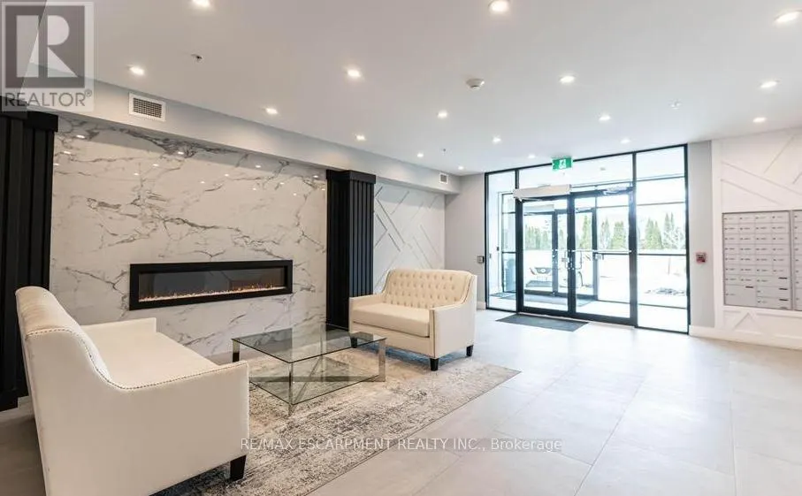 102 - 120 SPRINGVALLEY CRESCENT