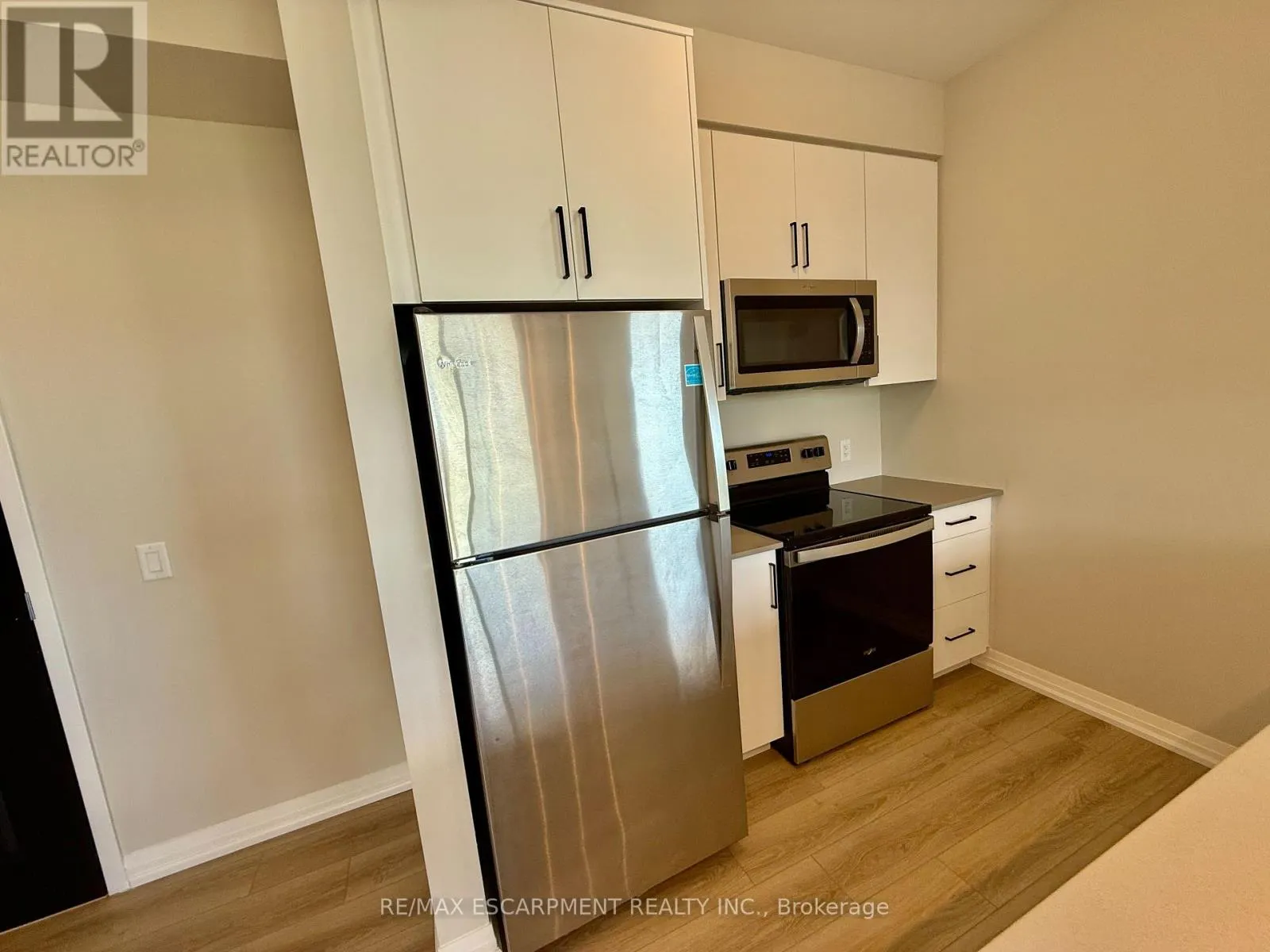 102 - 120 SPRINGVALLEY CRESCENT