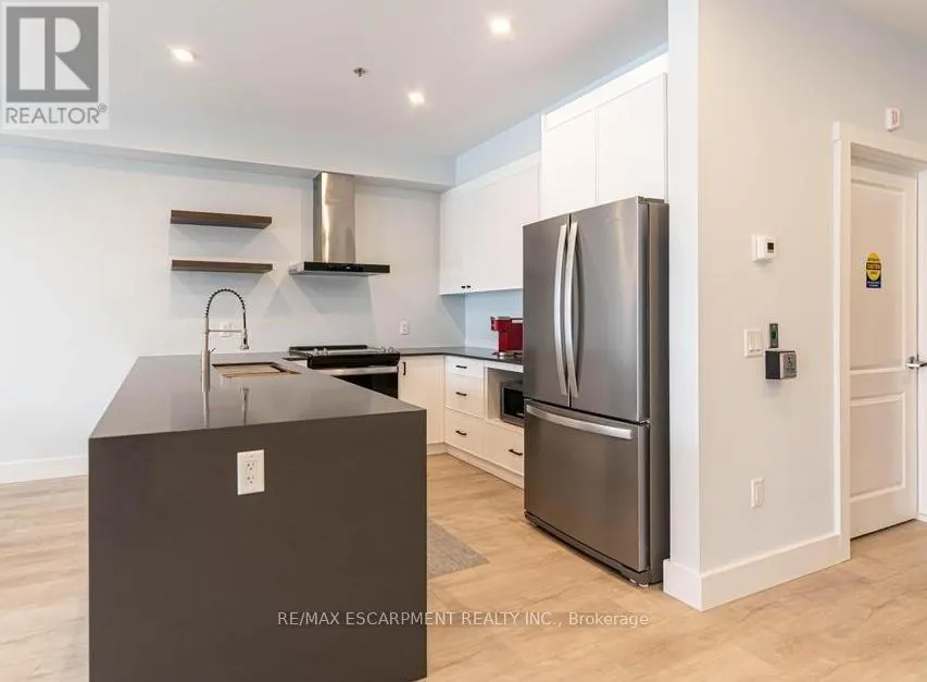 102 - 120 SPRINGVALLEY CRESCENT
