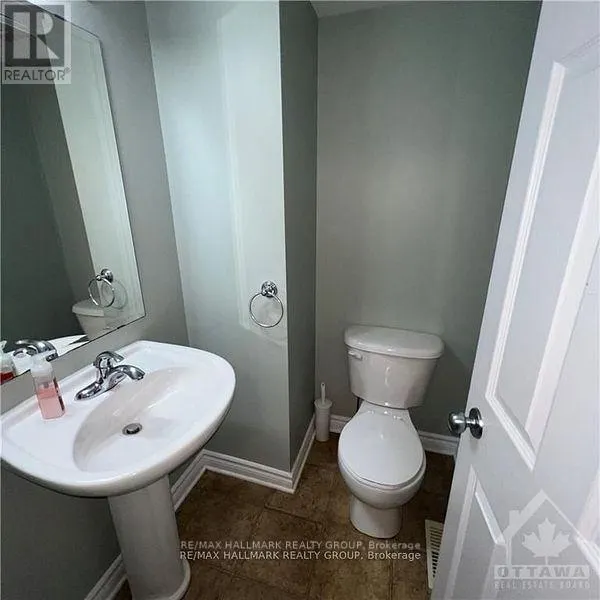 19 - 219 PASEO PRIVATE