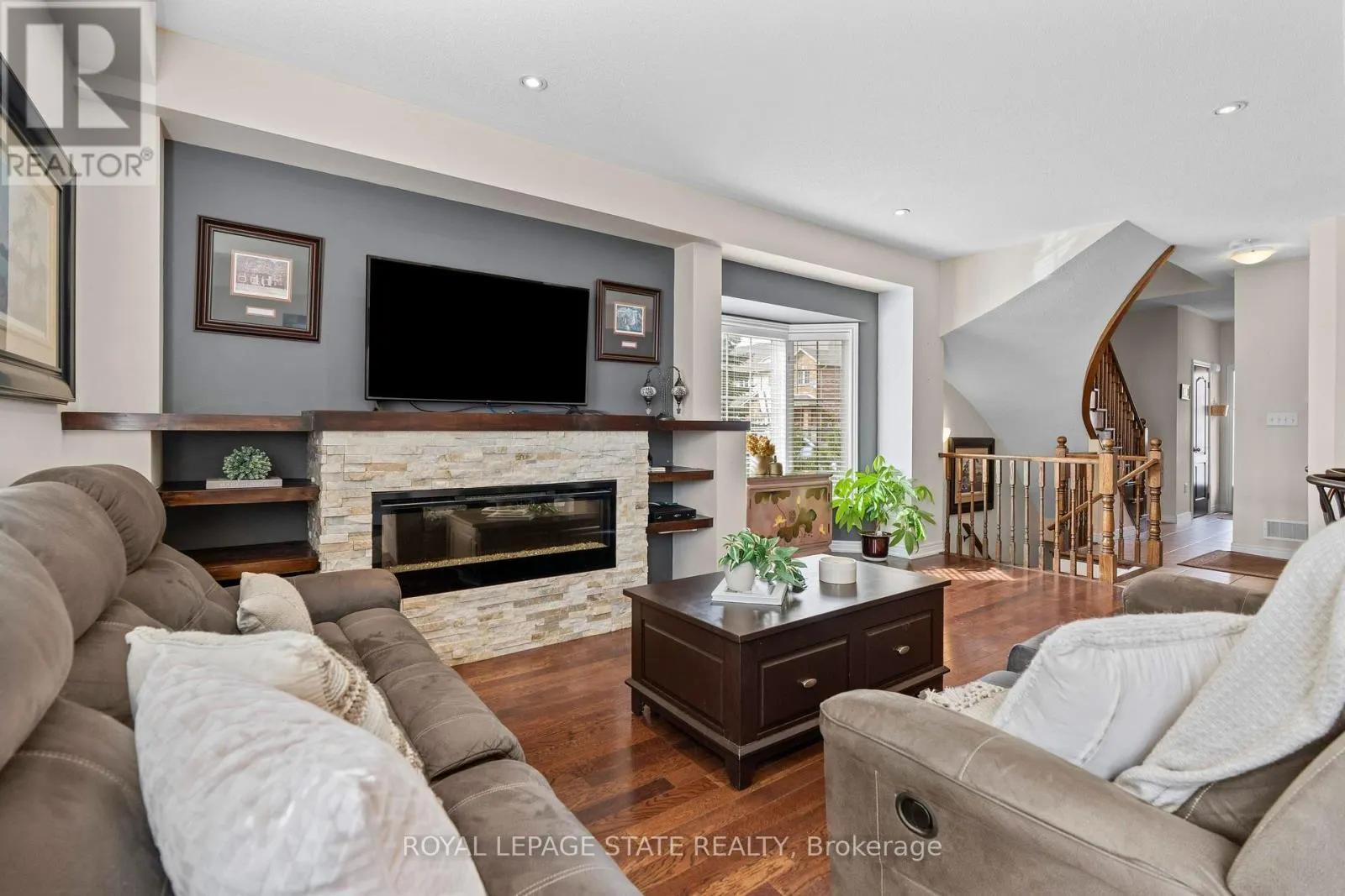 27 MARINA POINT CRESCENT