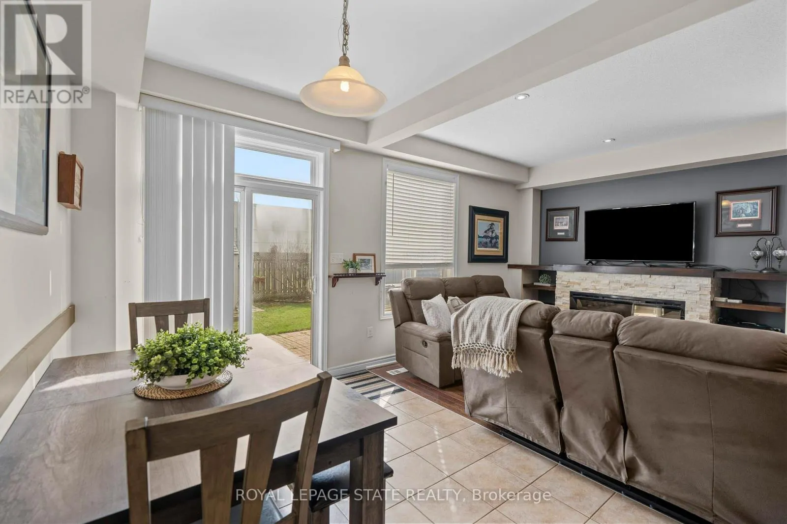 27 MARINA POINT CRESCENT