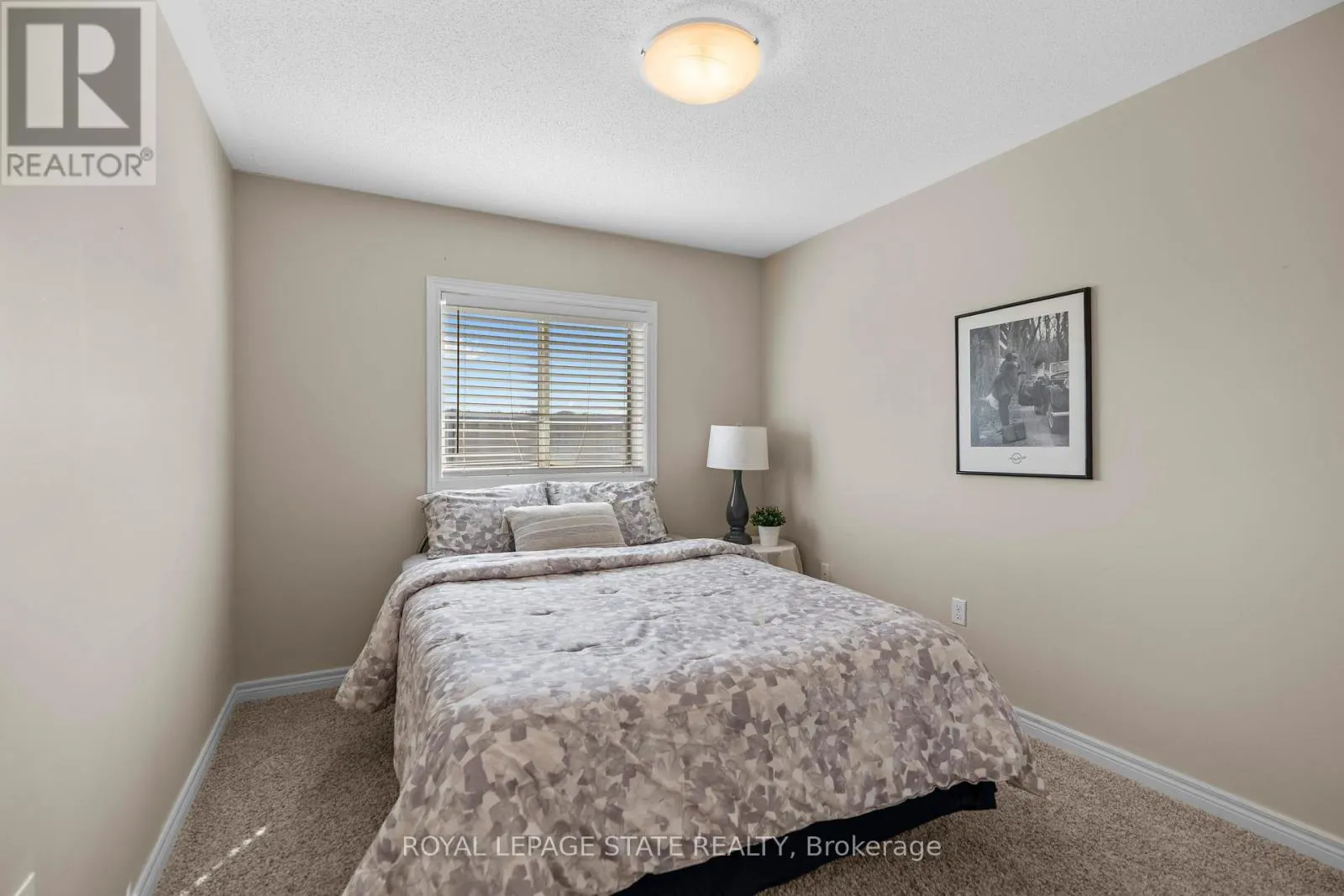 27 MARINA POINT CRESCENT