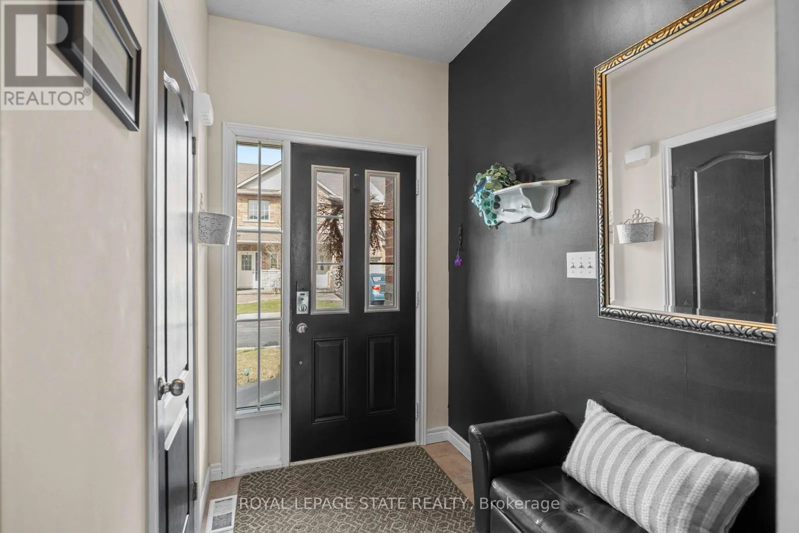 27 MARINA POINT CRESCENT