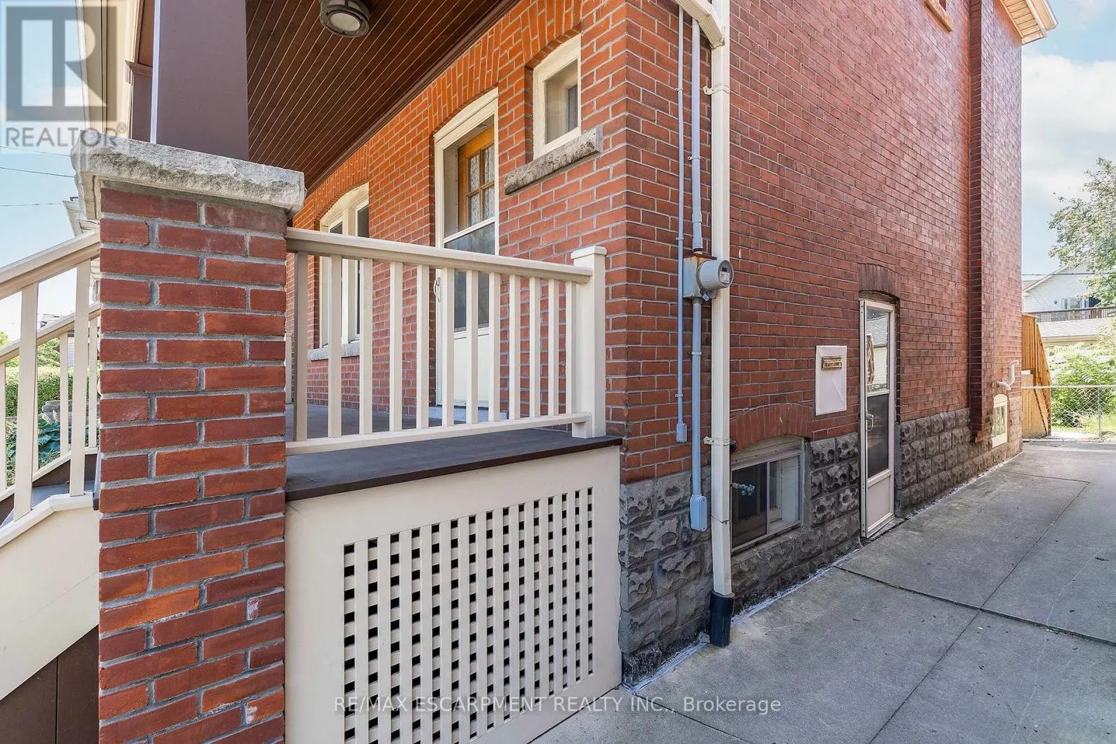 62 ALPINE AVENUE