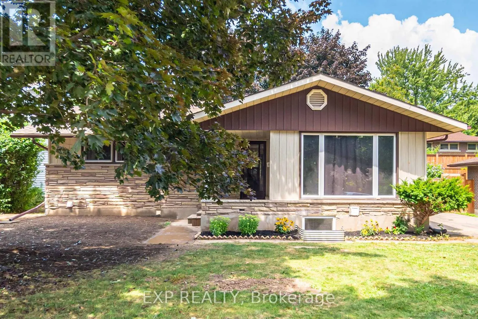 LOWER - 214 FOREST HILL DRIVE