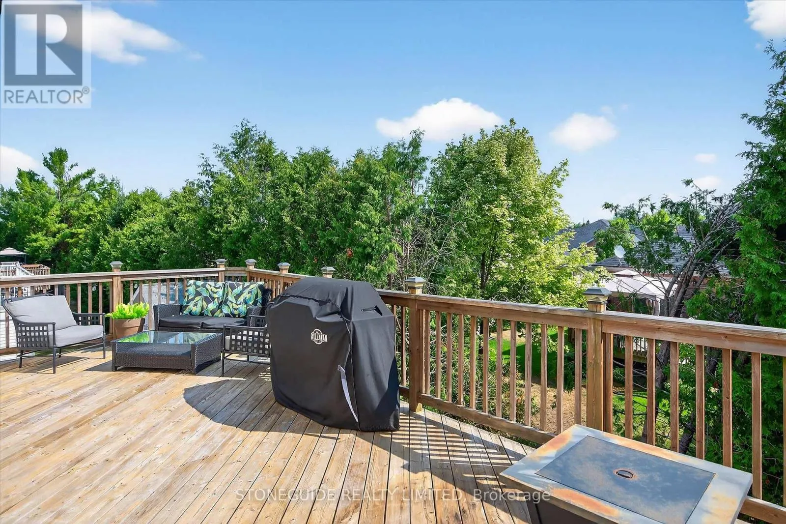 1726 RAVENWOOD DRIVE