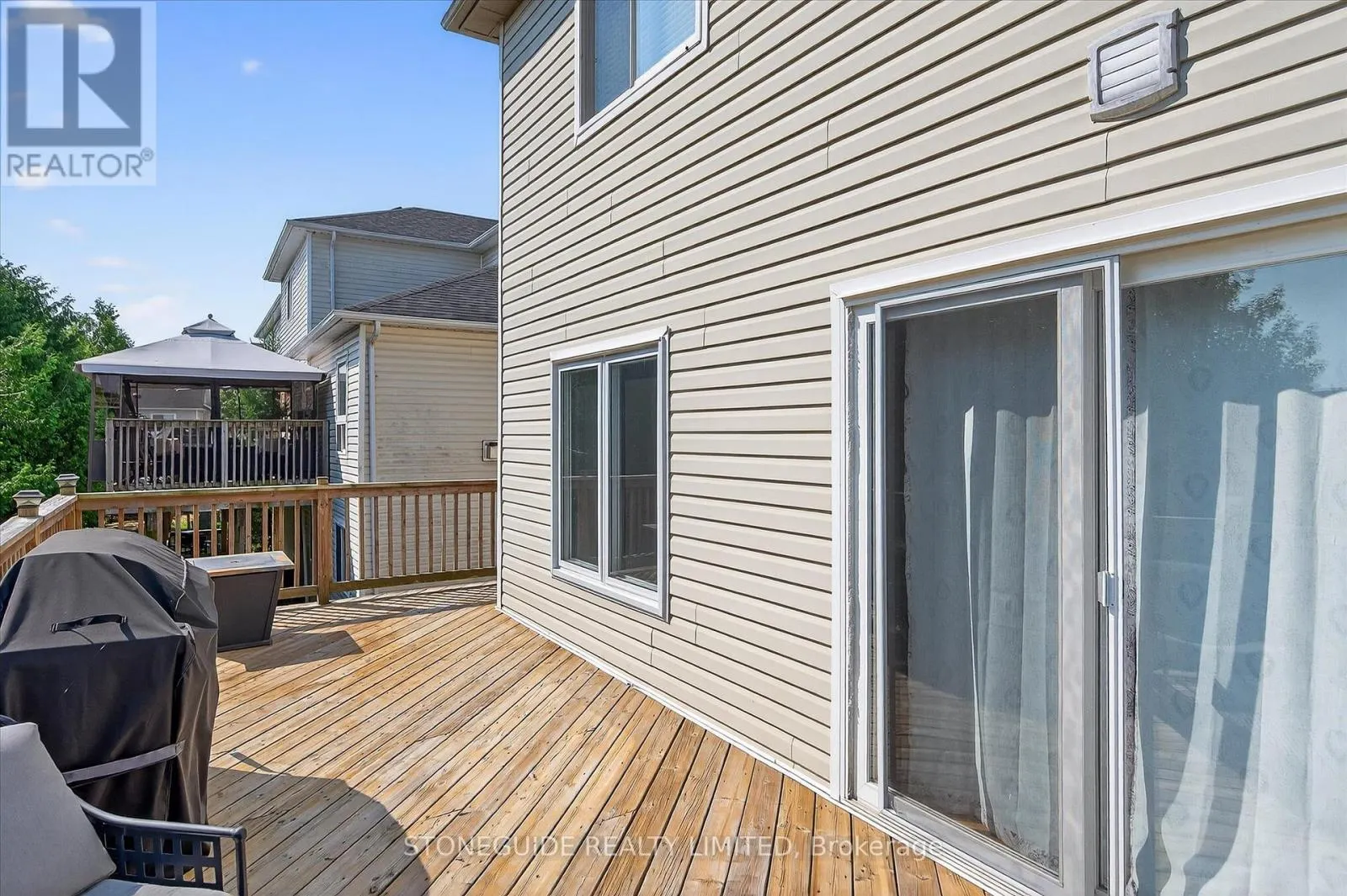 1726 RAVENWOOD DRIVE