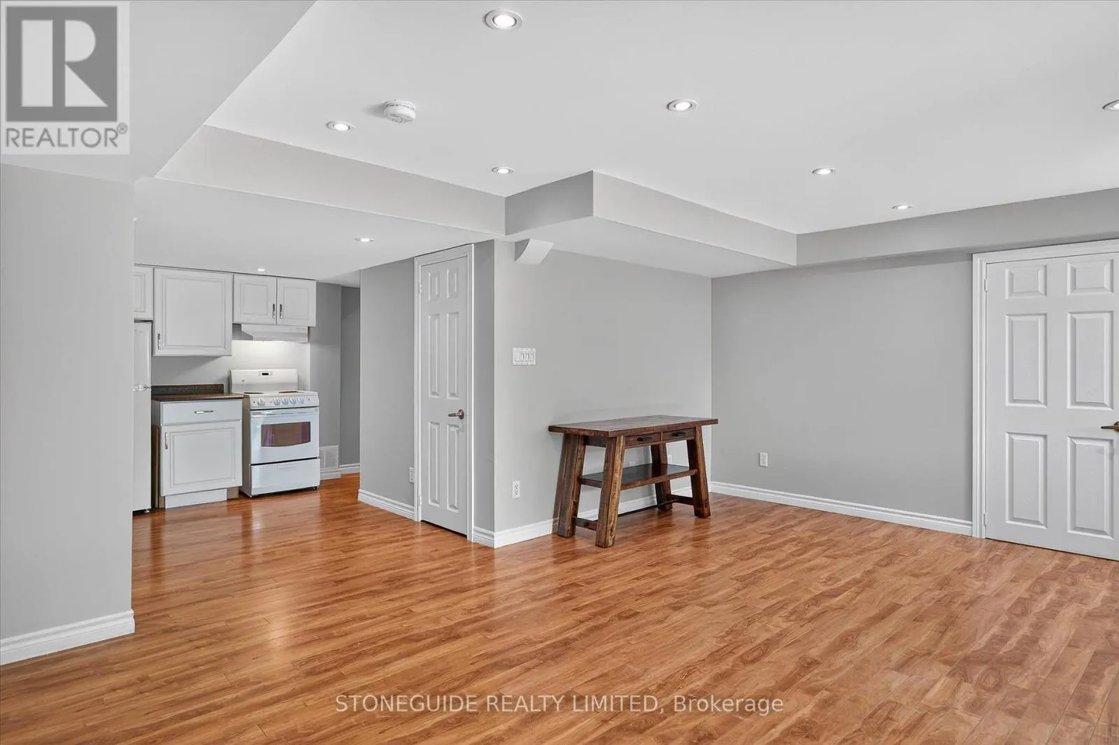 1726 RAVENWOOD DRIVE