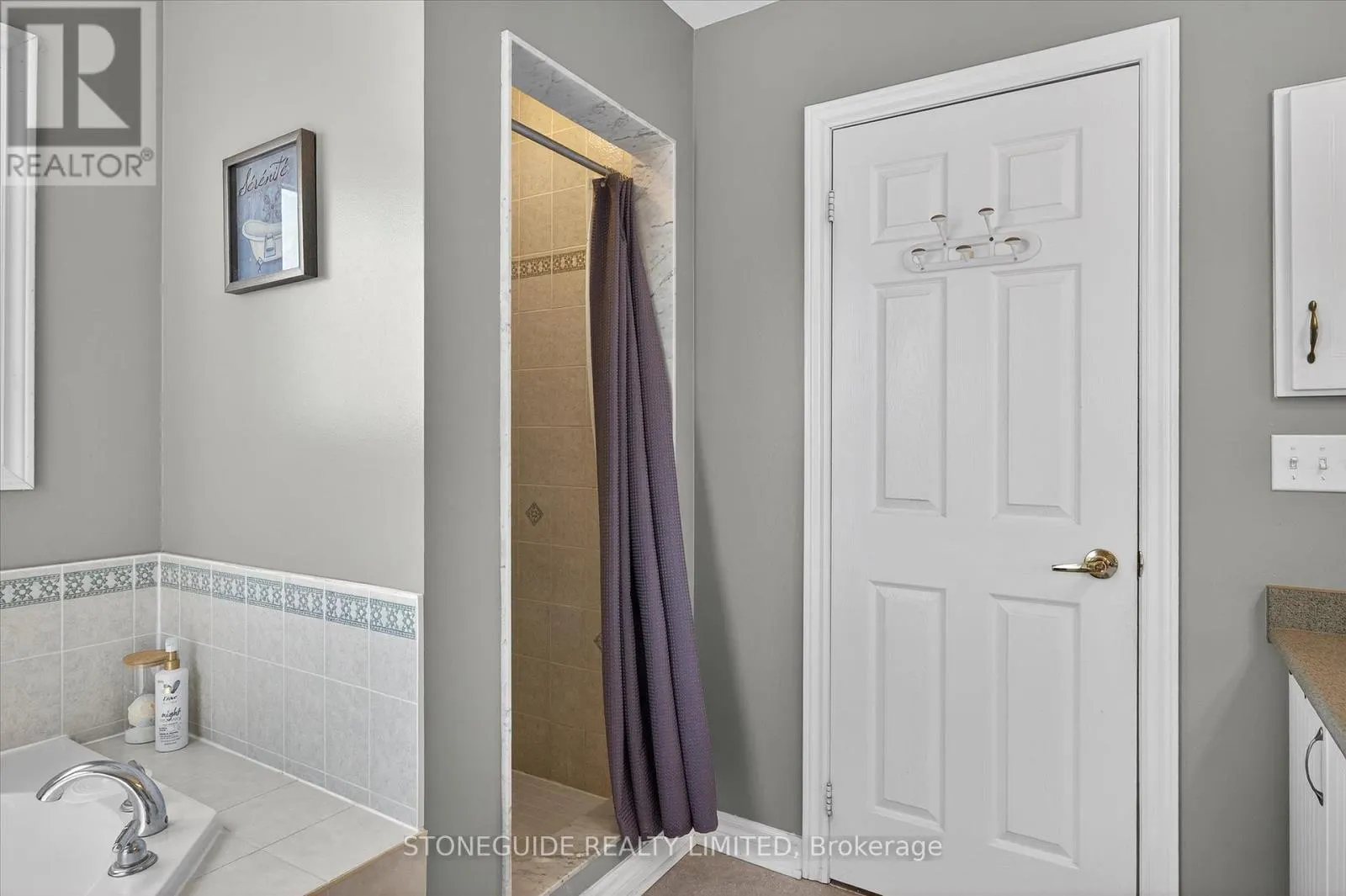 1726 RAVENWOOD DRIVE