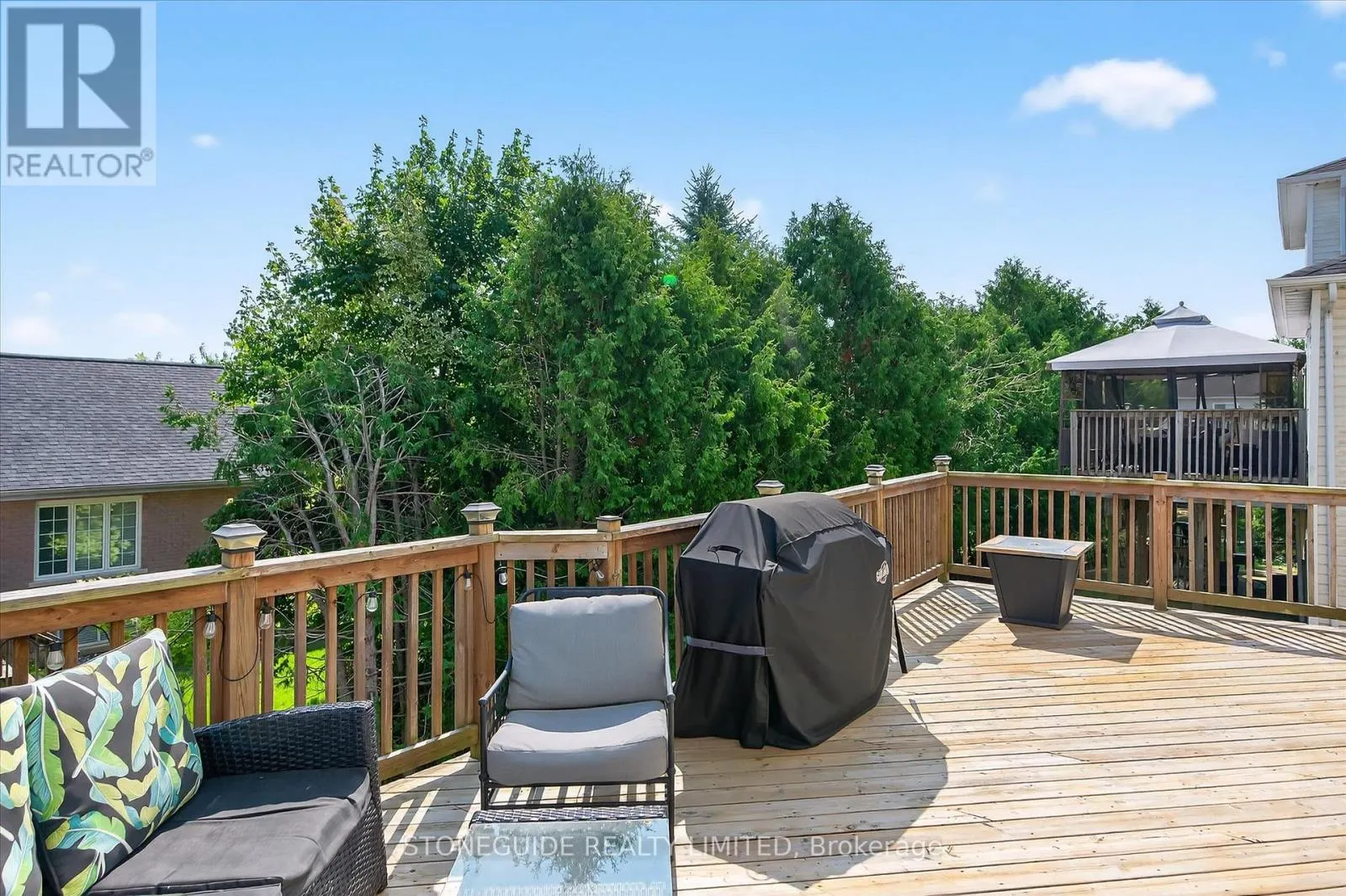 1726 RAVENWOOD DRIVE