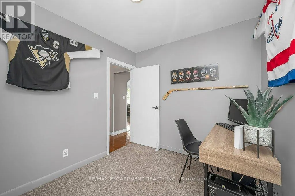 480 MOHAWK ROAD W