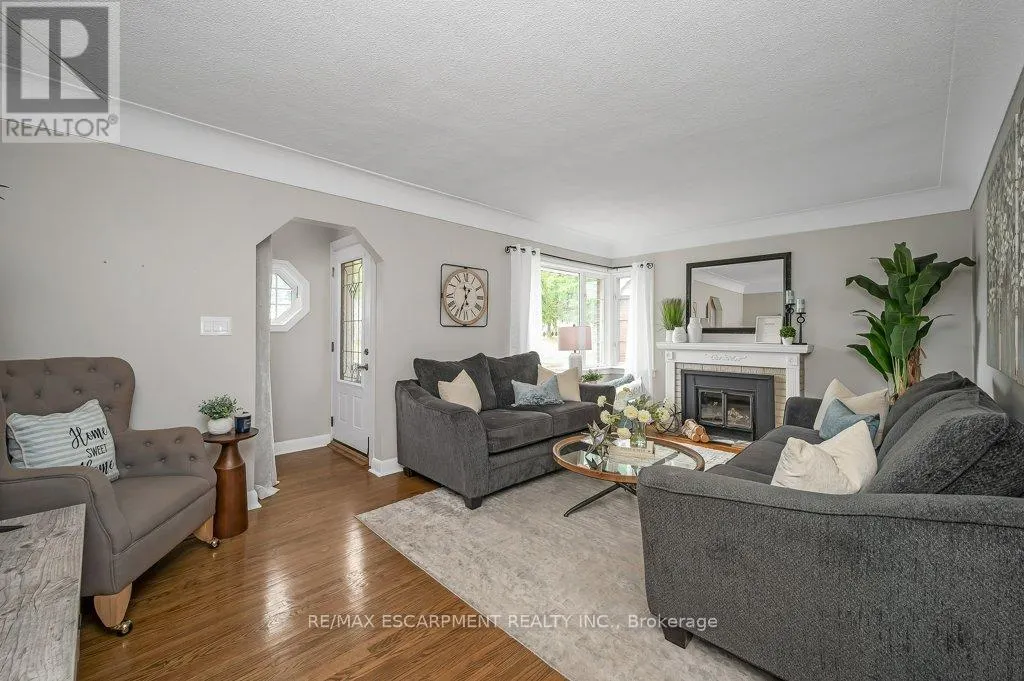 480 MOHAWK ROAD W
