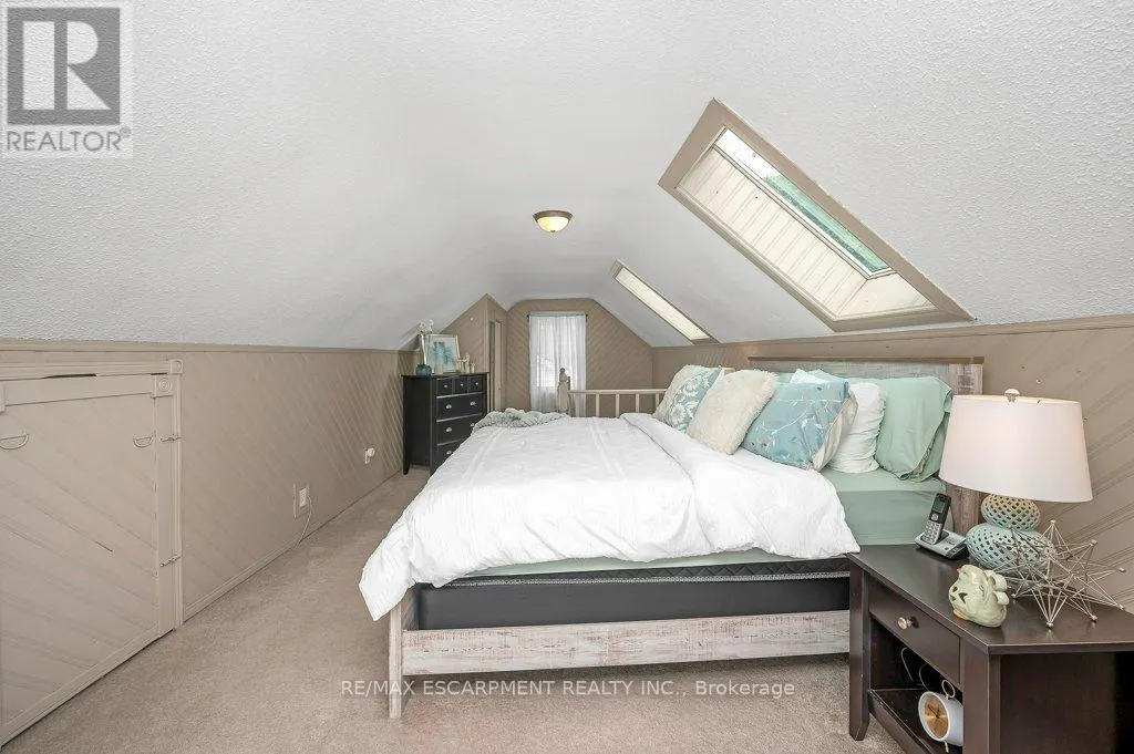 480 MOHAWK ROAD W