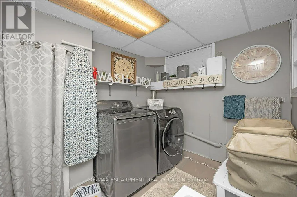 480 MOHAWK ROAD W