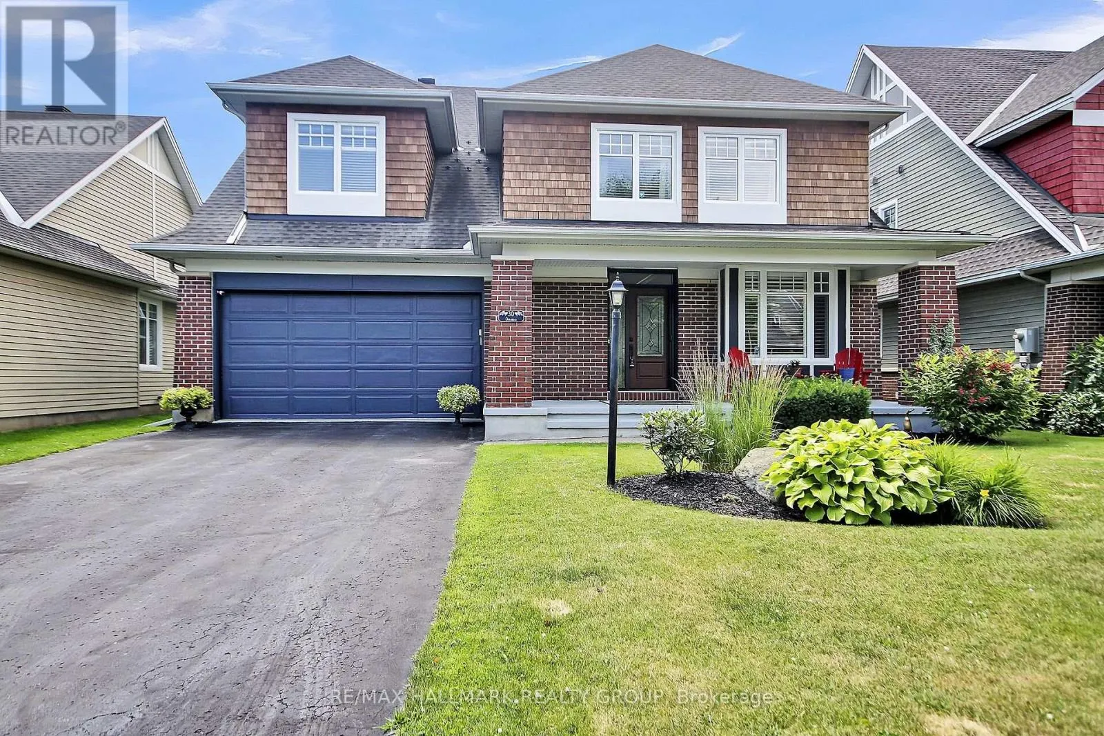 30 OAKBRIAR CRESCENT