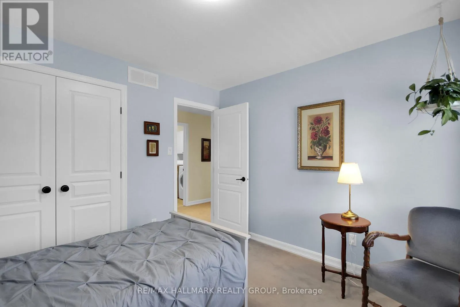 30 OAKBRIAR CRESCENT