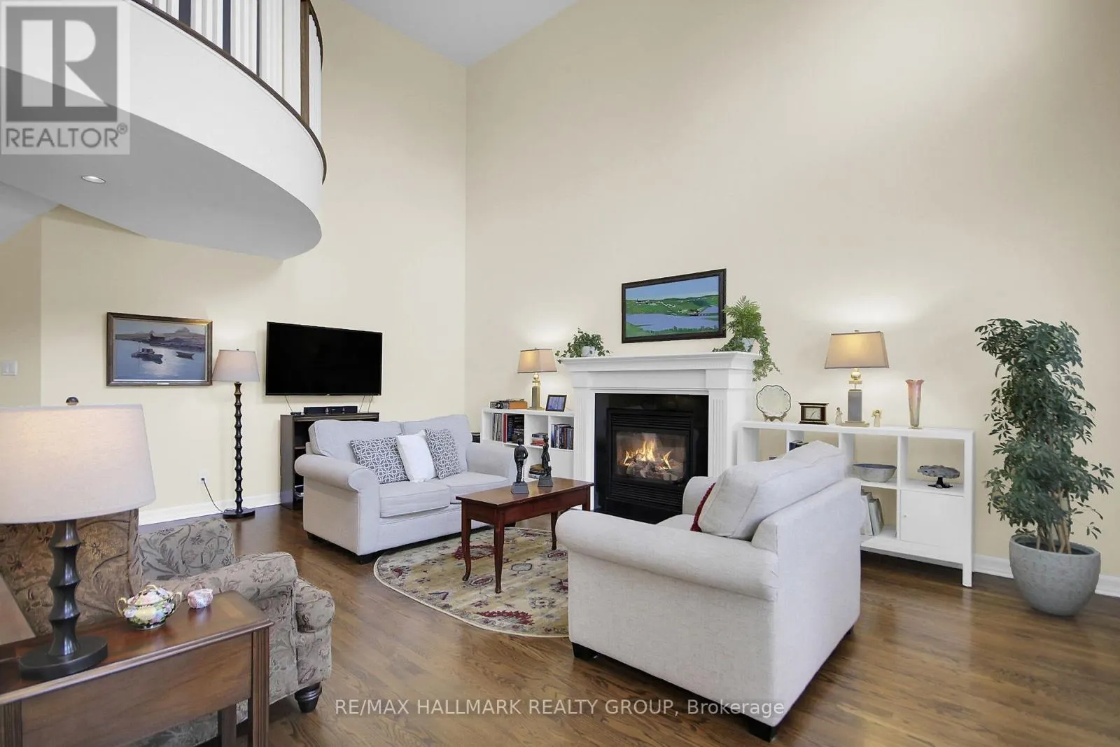 30 OAKBRIAR CRESCENT