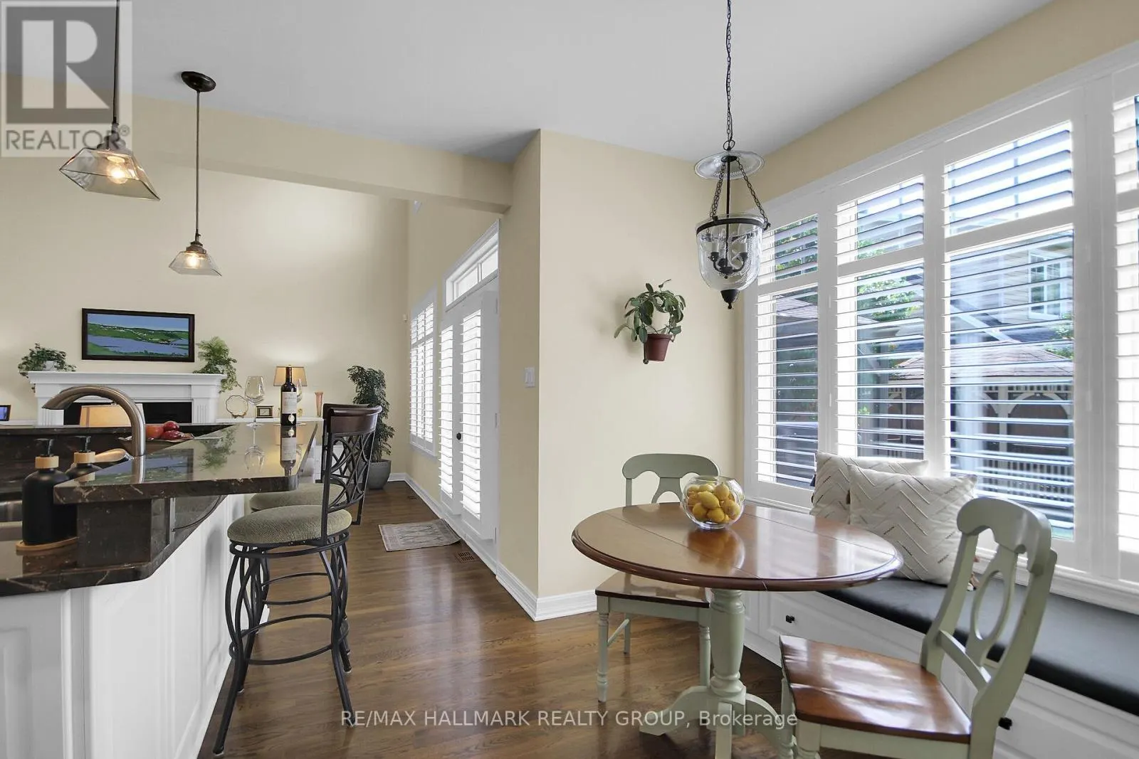 30 OAKBRIAR CRESCENT