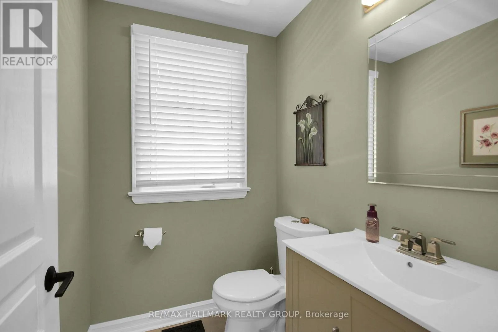 30 OAKBRIAR CRESCENT