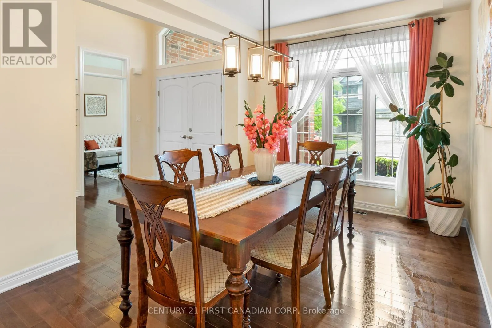10 - 515 SKYLINE AVENUE, #10