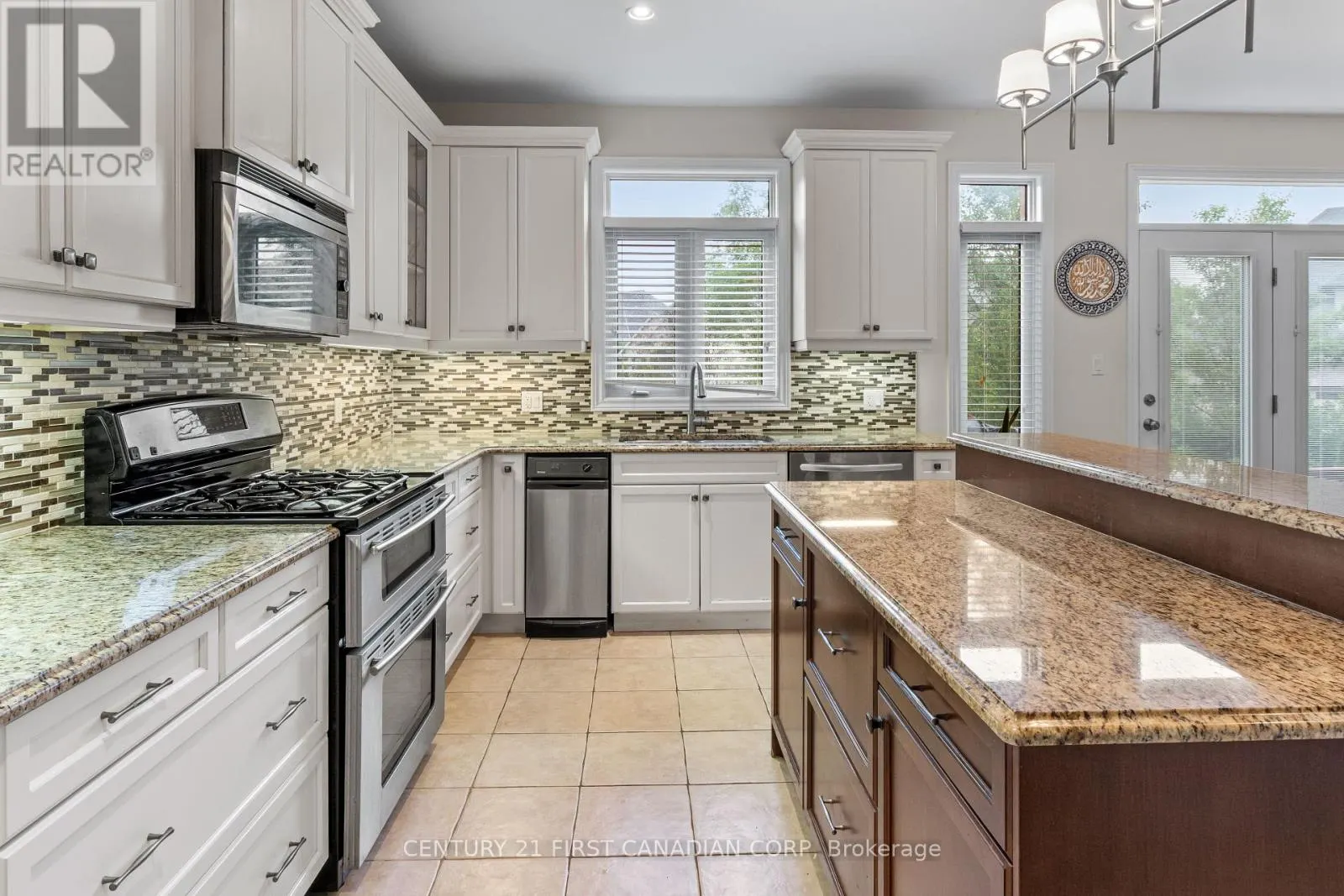 10 - 515 SKYLINE AVENUE, #10
