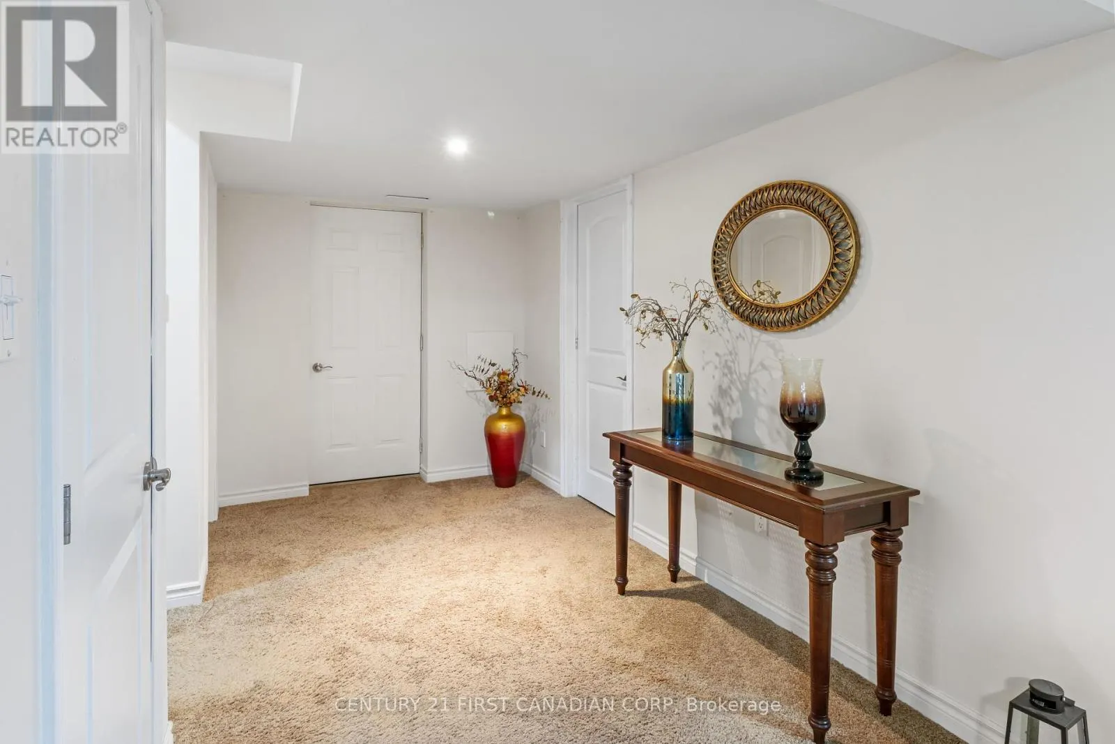 10 - 515 SKYLINE AVENUE, #10