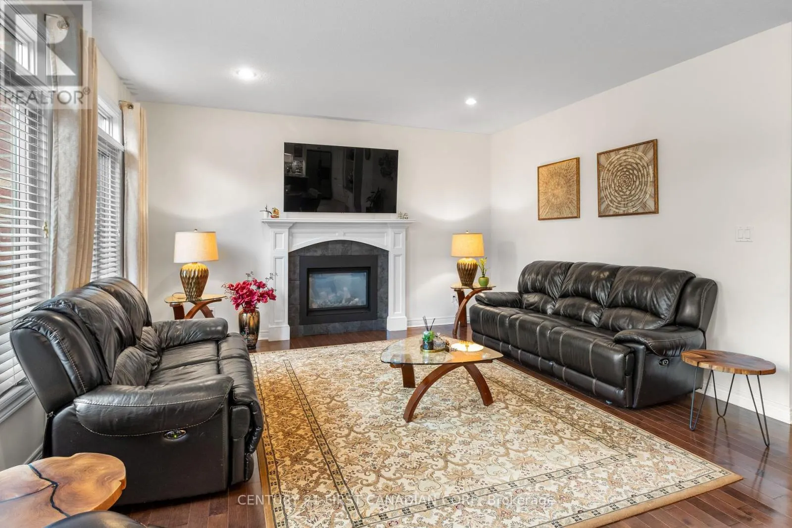 10 - 515 SKYLINE AVENUE, #10
