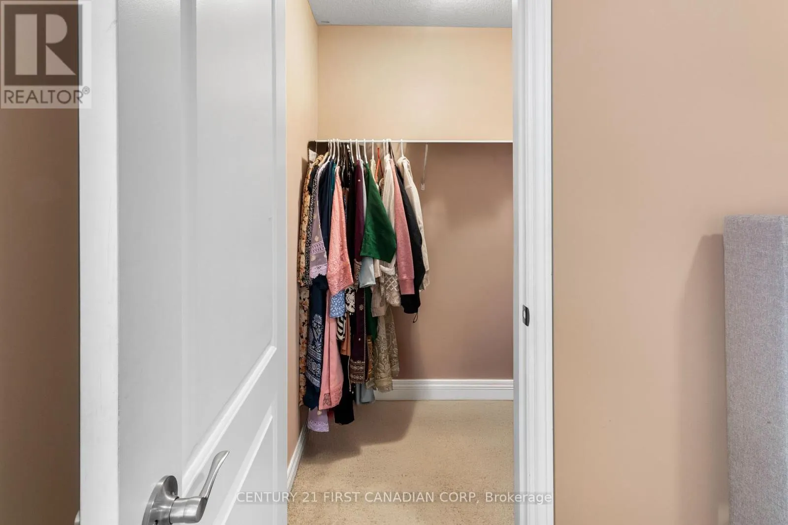 10 - 515 SKYLINE AVENUE, #10