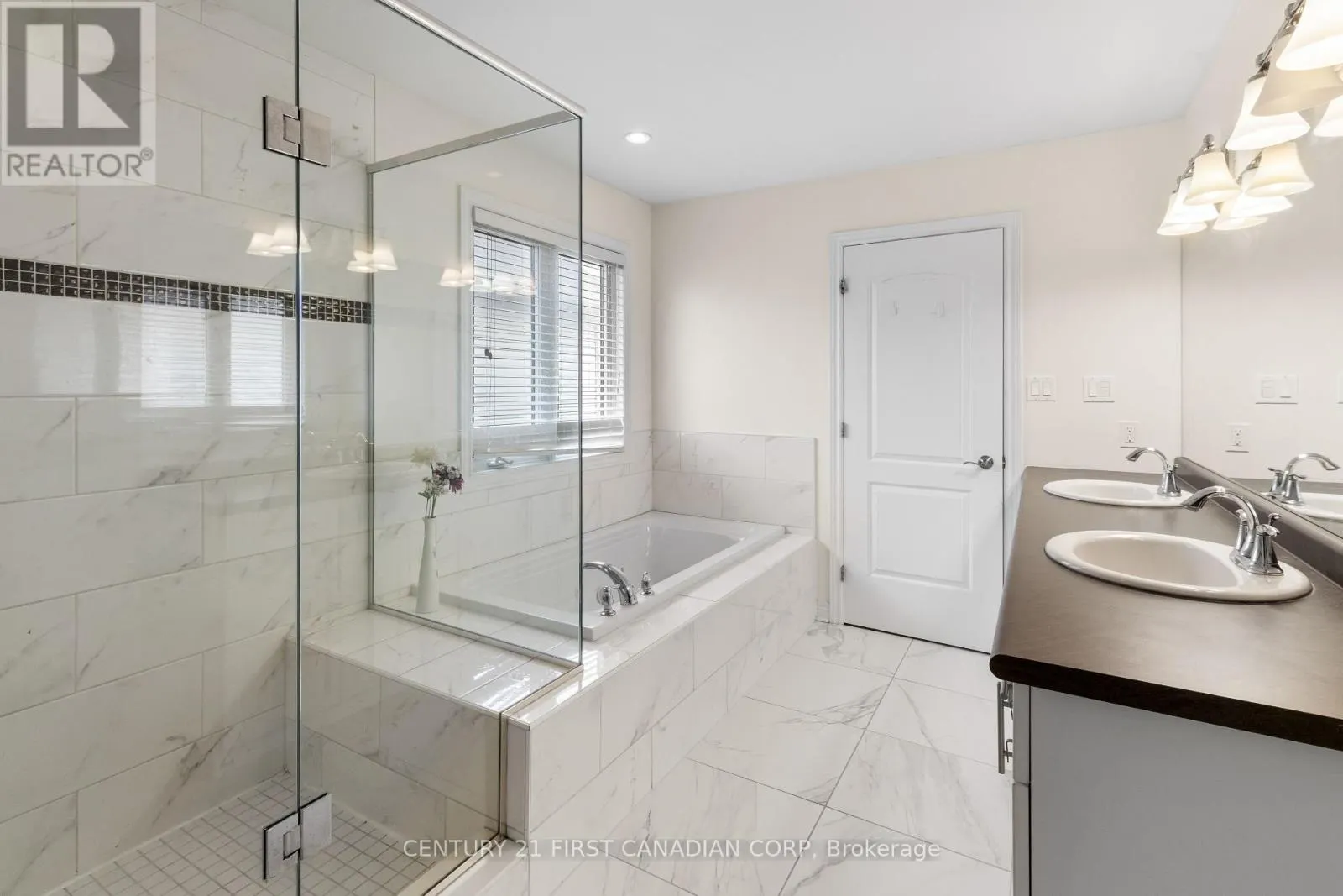 10 - 515 SKYLINE AVENUE, #10