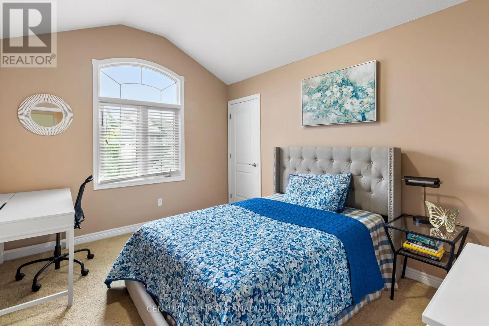 10 - 515 SKYLINE AVENUE, #10
