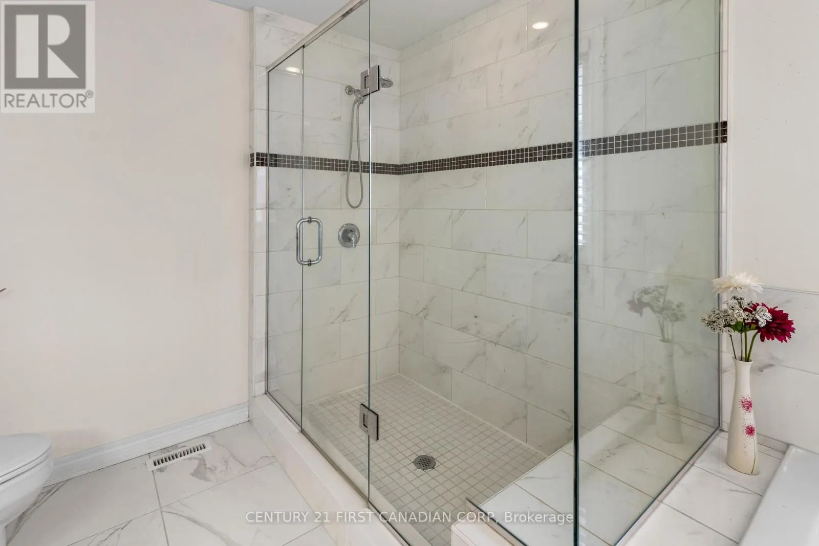 10 - 515 SKYLINE AVENUE, #10