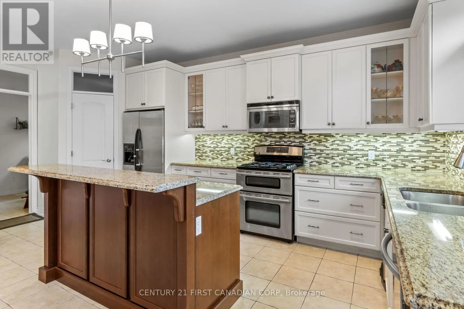10 - 515 SKYLINE AVENUE, #10