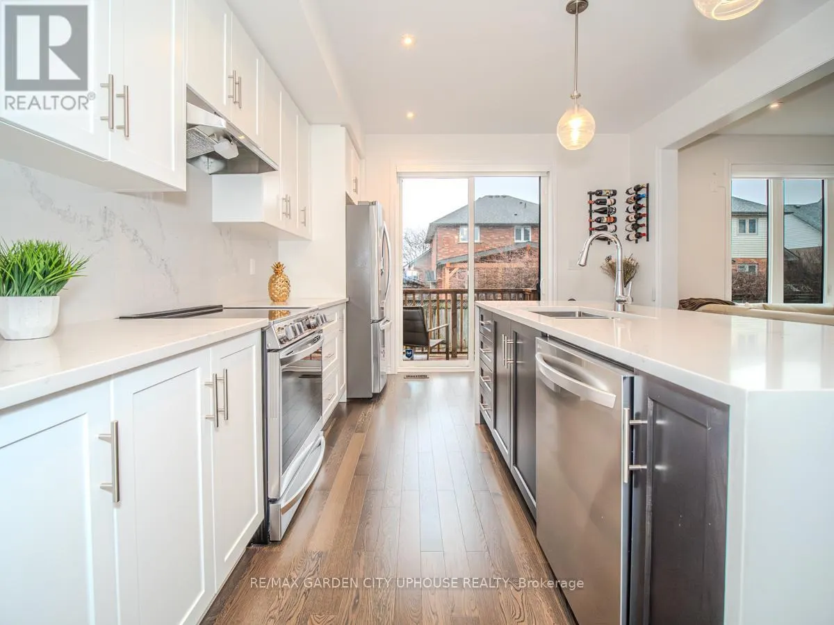 111 STARFIRE CRESCENT
