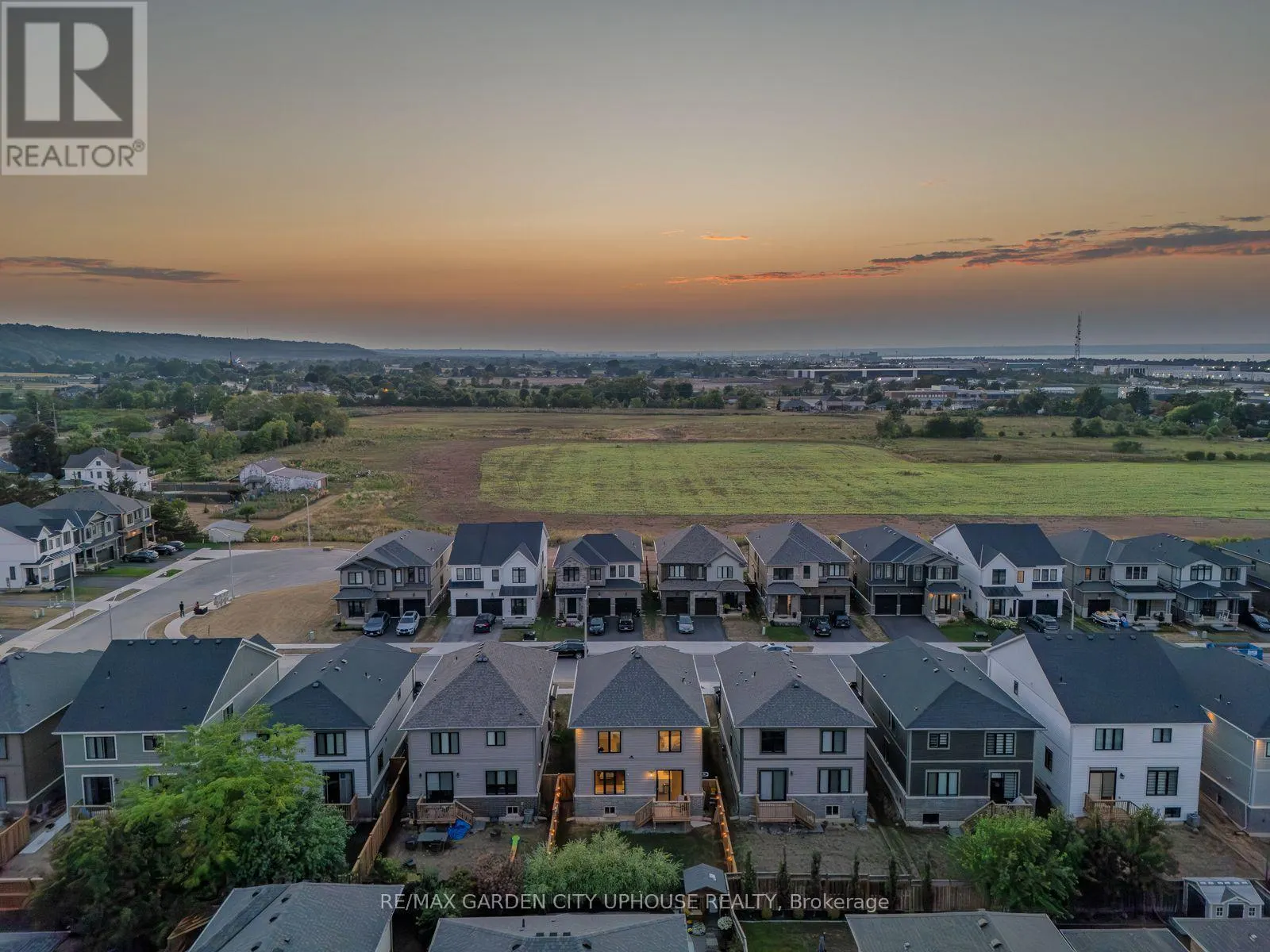 111 STARFIRE CRESCENT
