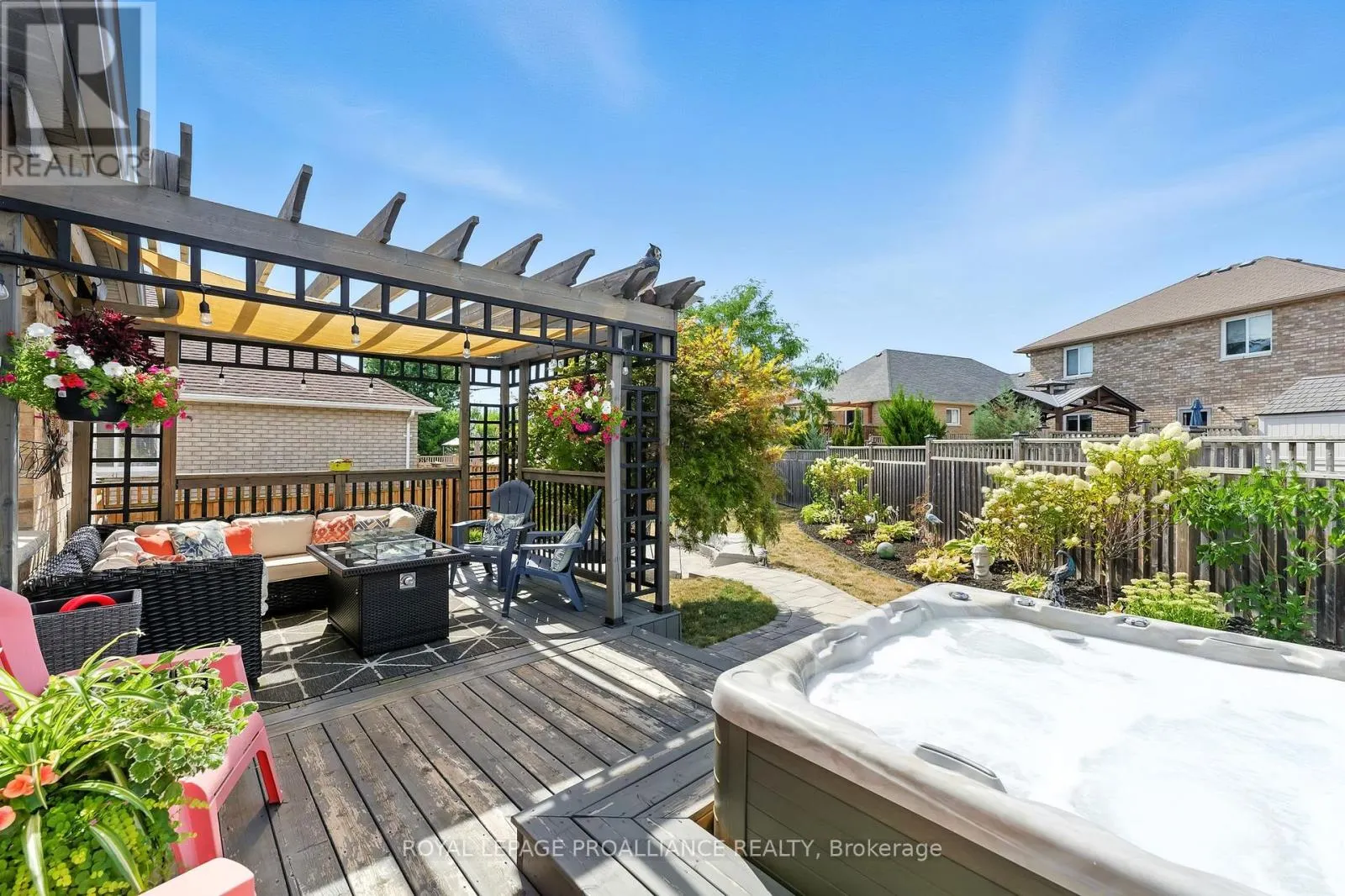 278 IVEY CRESCENT