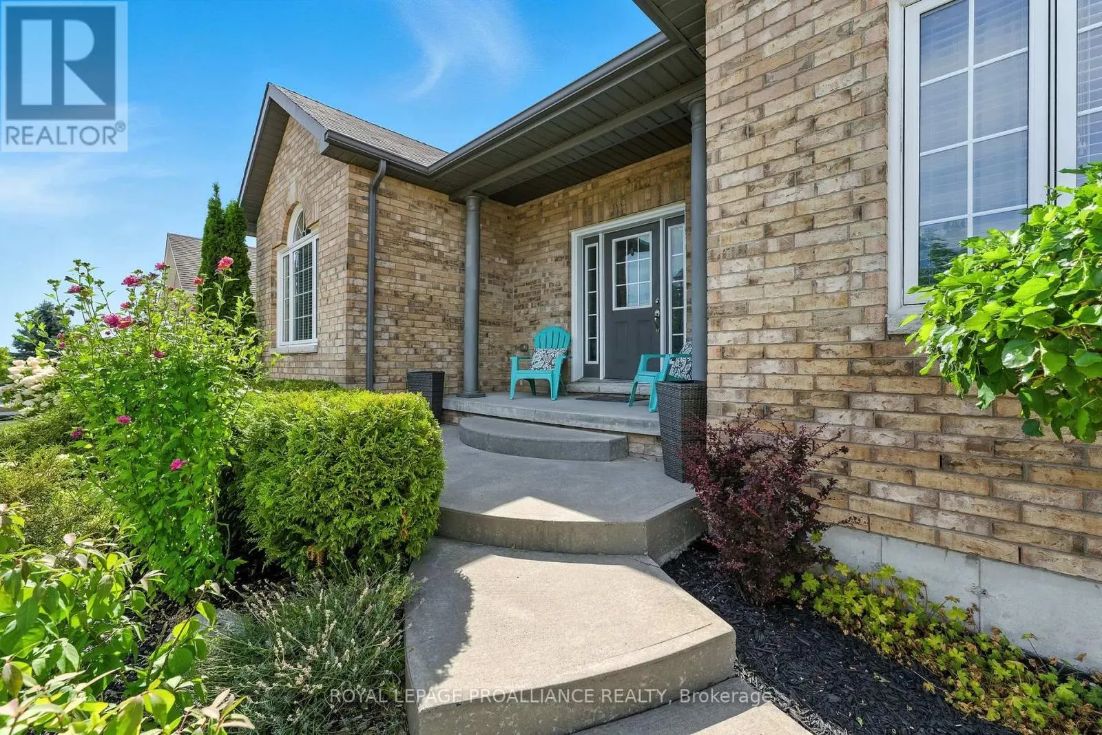 278 IVEY CRESCENT