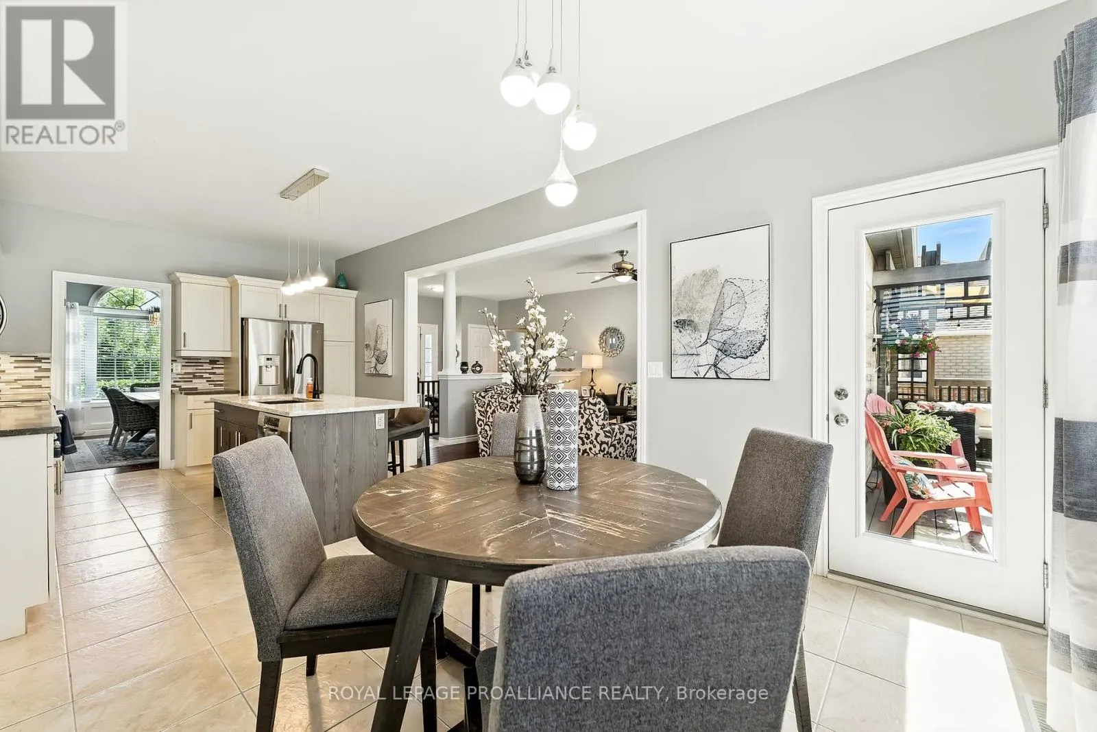278 IVEY CRESCENT
