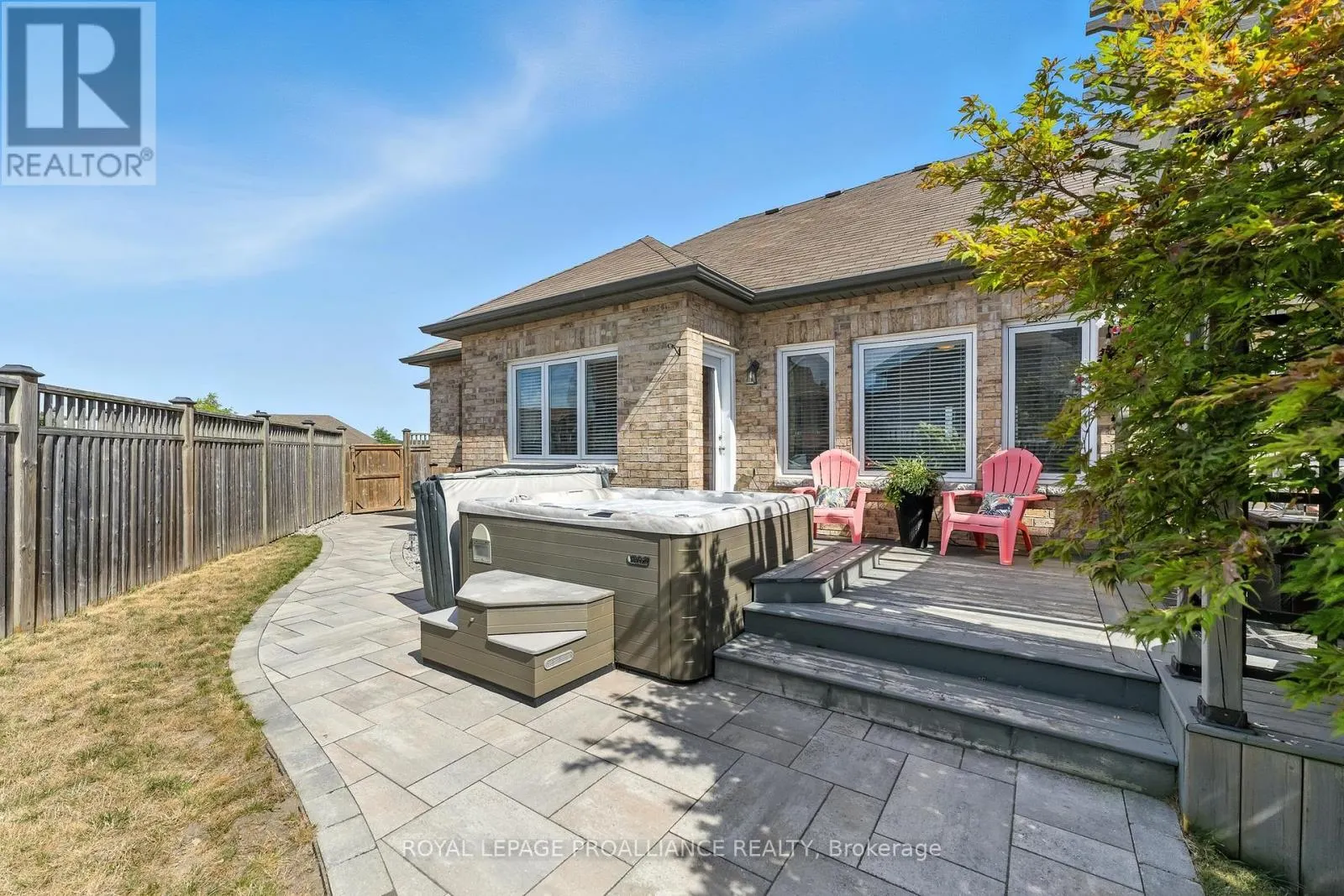278 IVEY CRESCENT