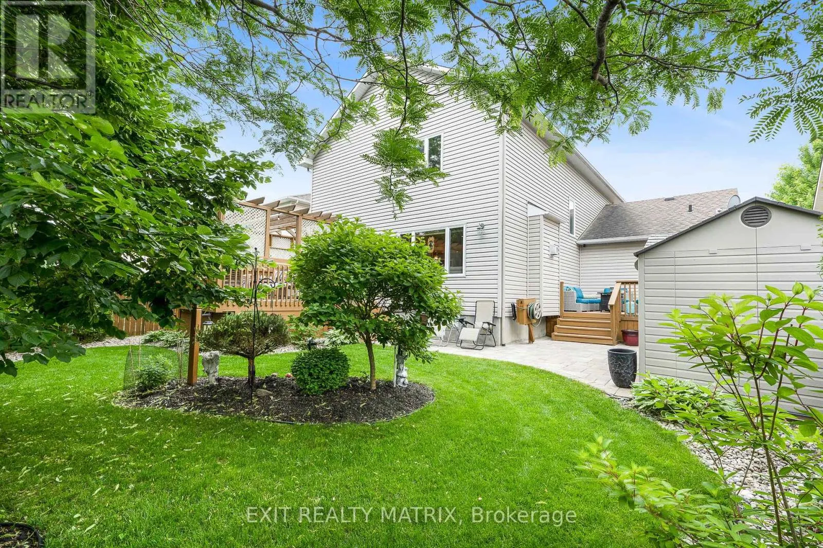 23 COBBLESTONE DRIVE