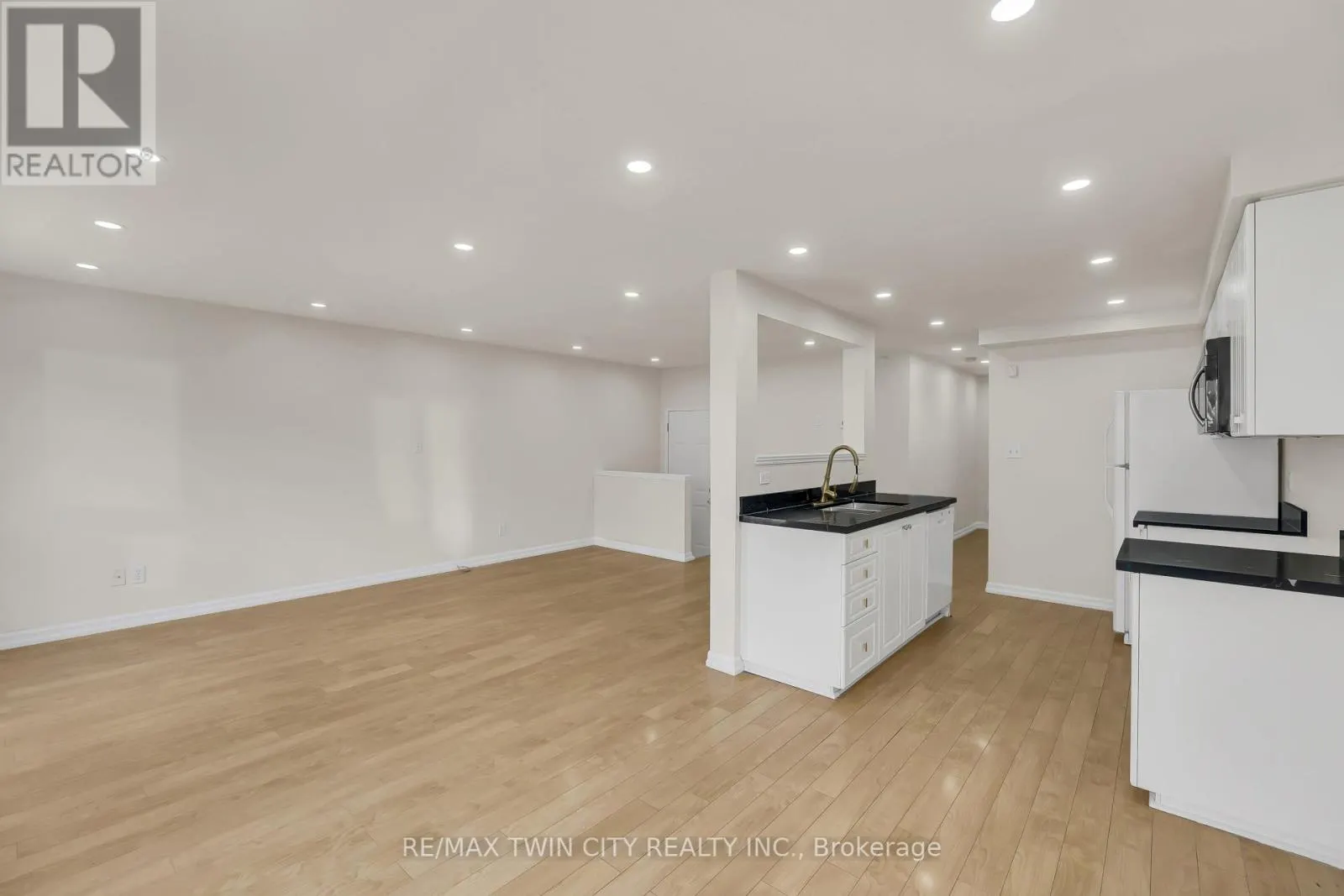 62 FOXGLOVE CRESCENT